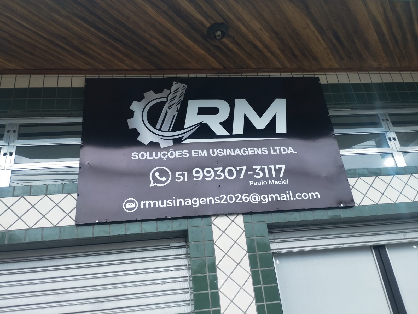 Placa de identificação da RM Soluções em Usinagens